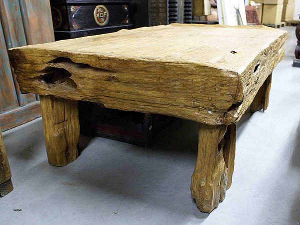 Table en bois brut